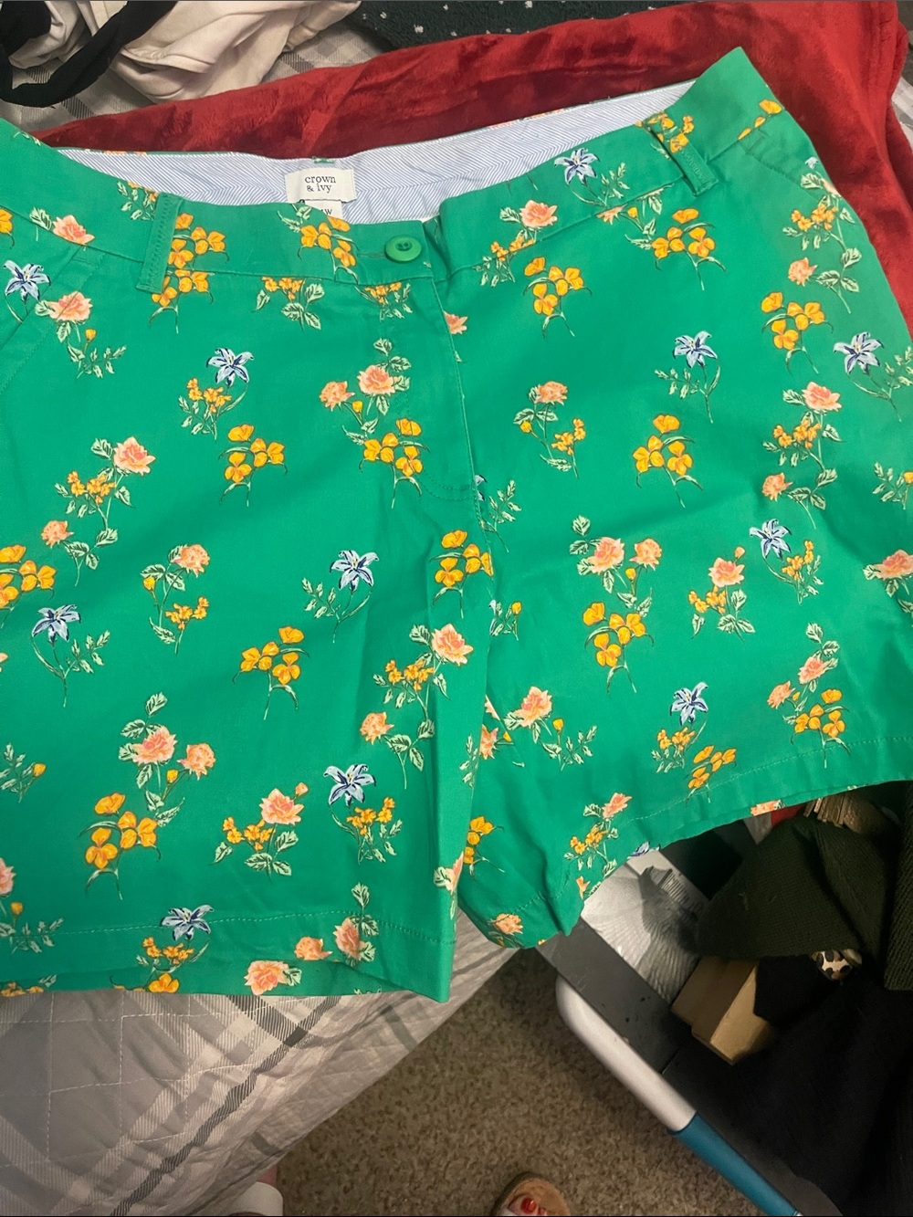 Crown & Ivy Green Floral Bermuda Shorts Size 14W NWOT Retail $79